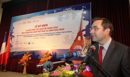 Vietnam, France celebrate 40 years of diplomatic ties - ảnh 1